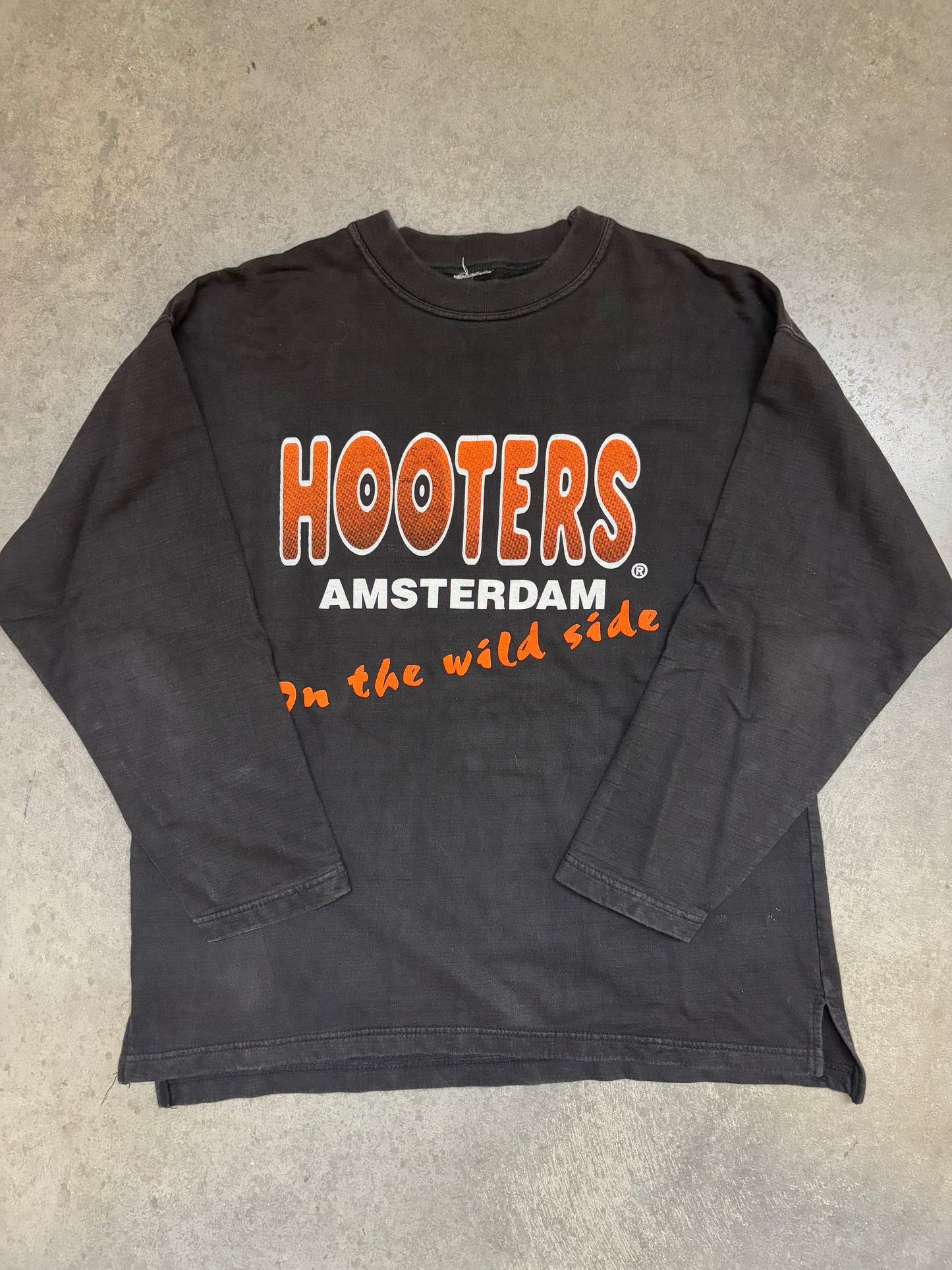 90s Hooters Shirt - XL