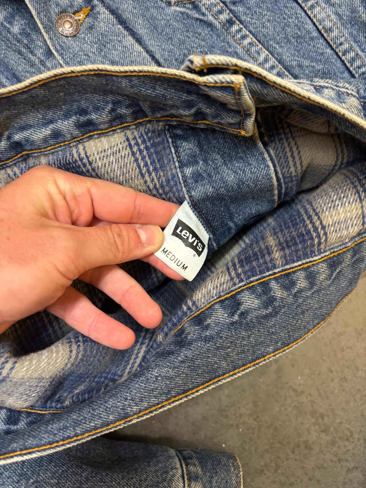 90s Plaid Lined Levis Denim Jacket - M