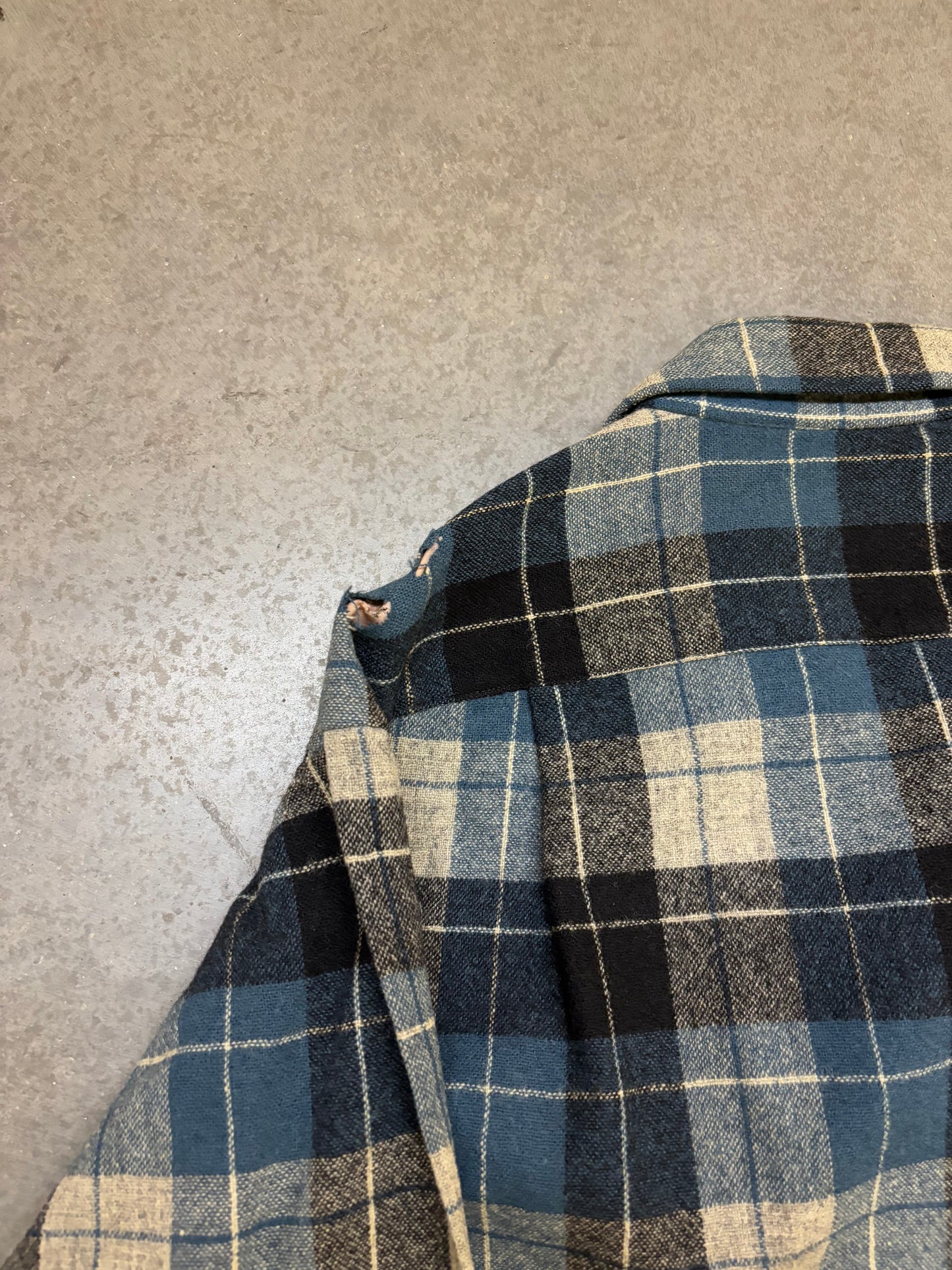 Vintage Pendleton Loop Collar - L