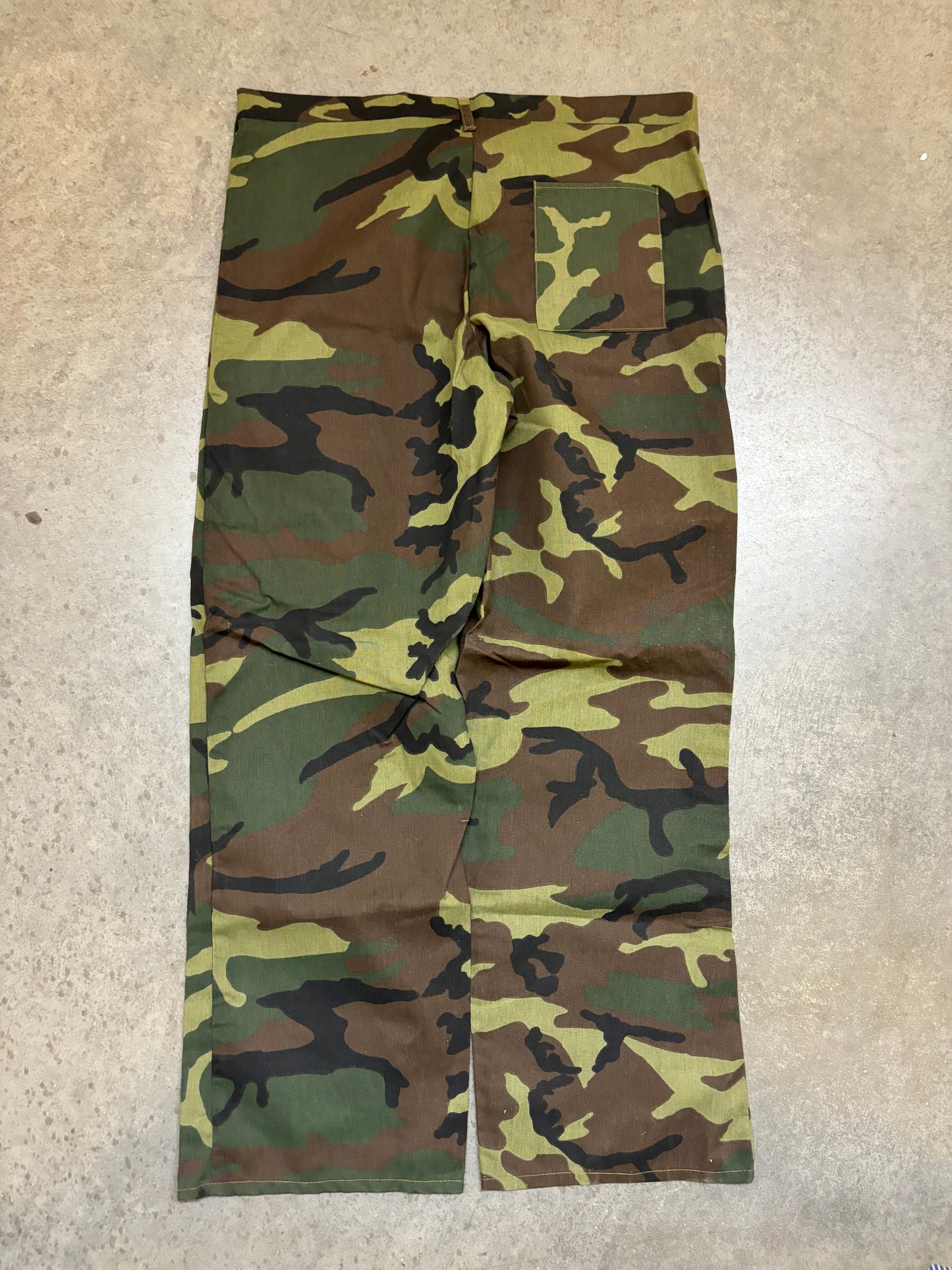 Baggy 80s Camo Pants - 38x32