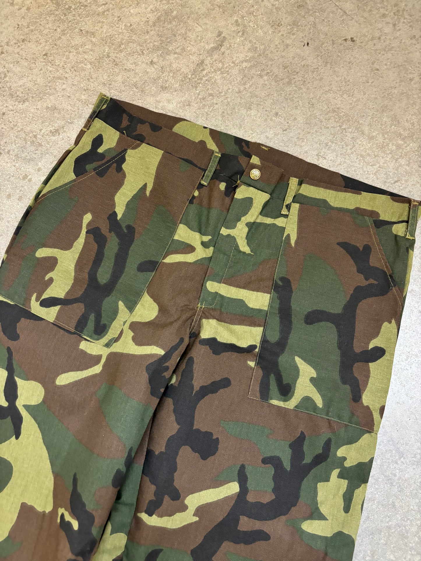 Baggy 80s Camo Pants - 38x32