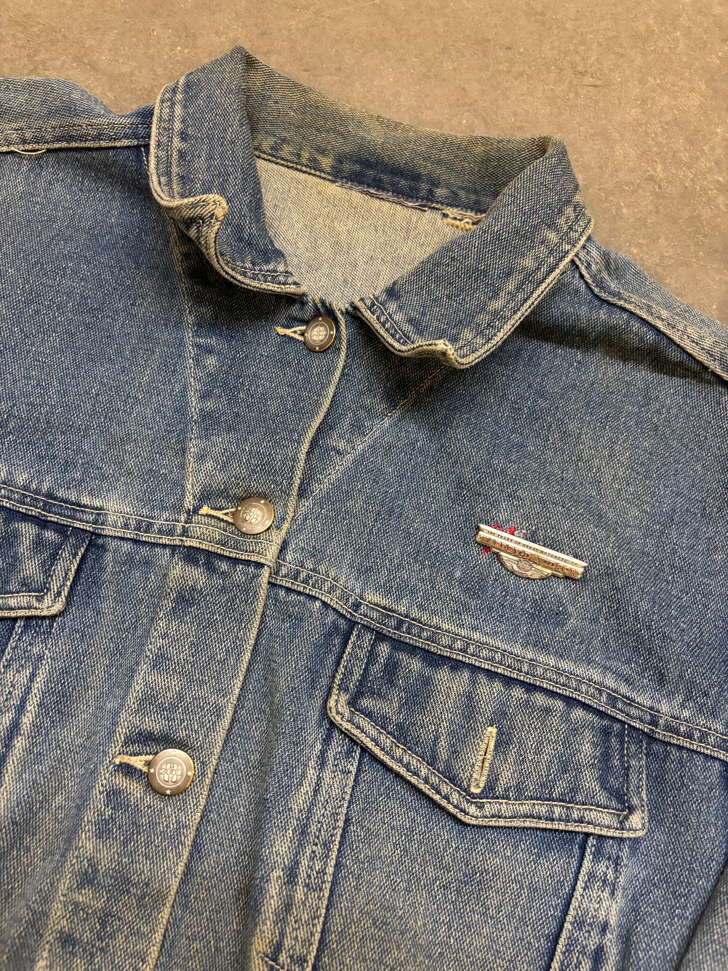 2000 Embroidered Denim Jacket - L